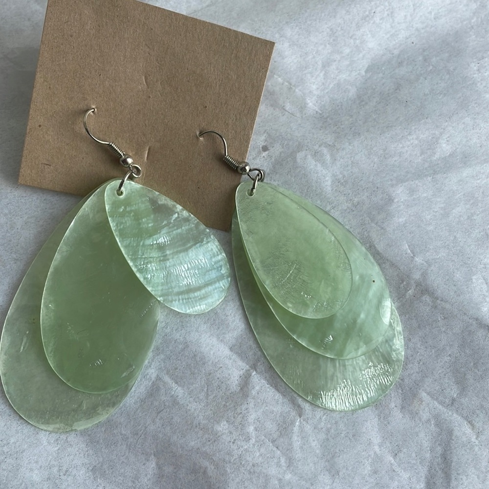 Lovely “apple green genuine capiz shell earring 3 layers cascading cruise beach